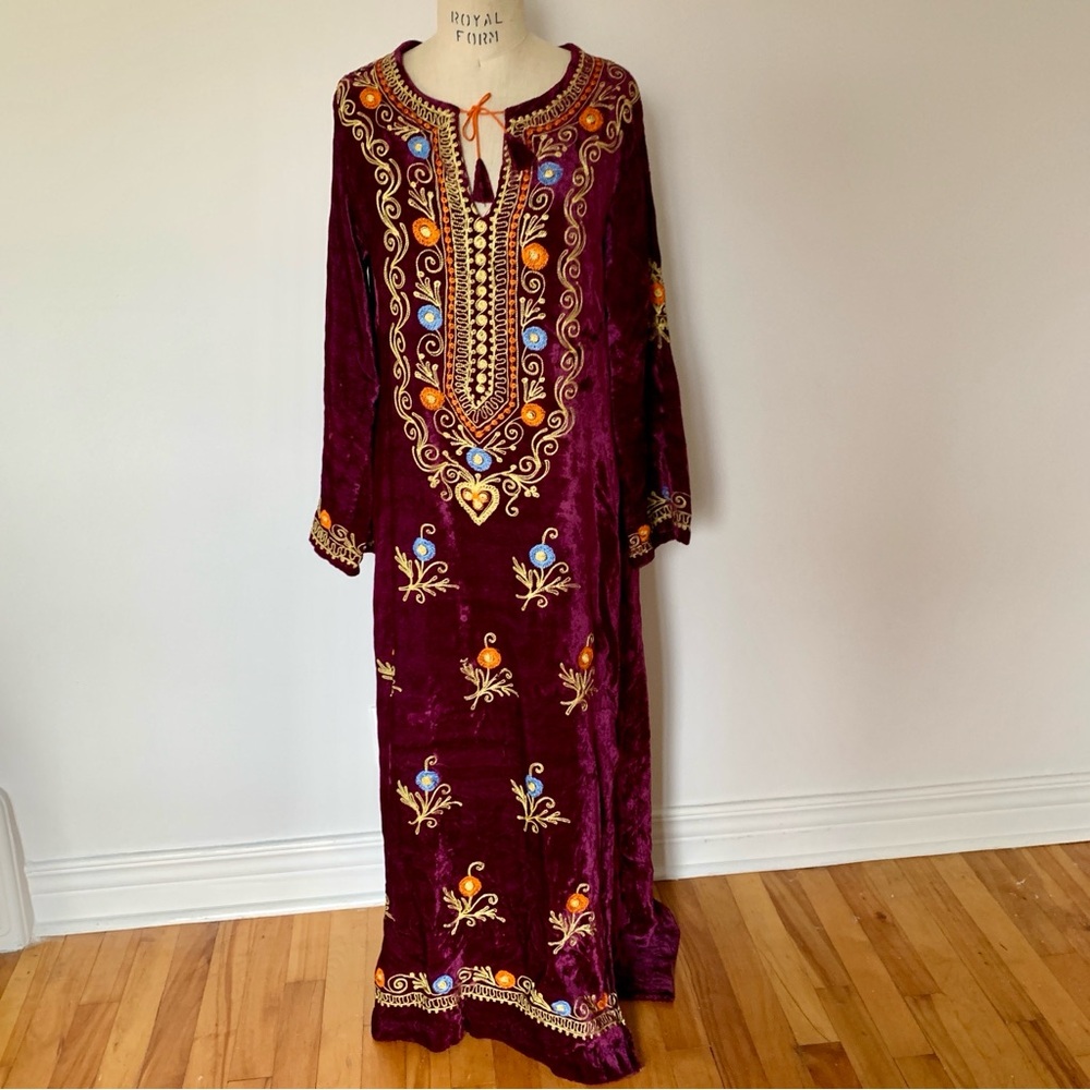 Vintage Velvet Caftan Purple Embroidered